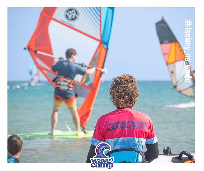 kursant i instruktor - obozy windsurfingowe dla dorosłych ze szkoleniem na Rodos Prasonisi